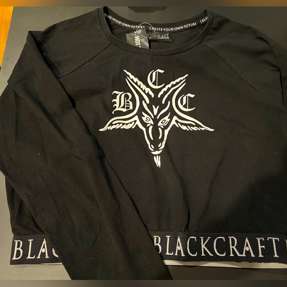 Black Craft crop top